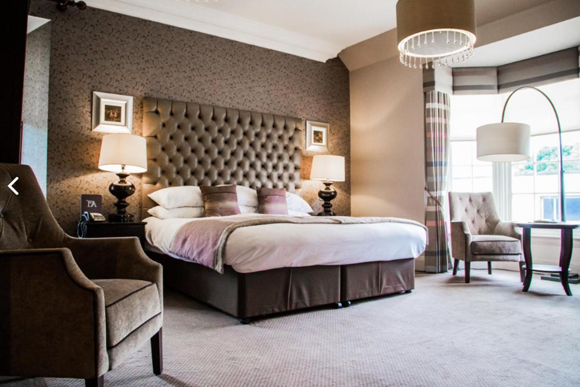 Dumfries Arms Hotel Къмнок Екстериор снимка