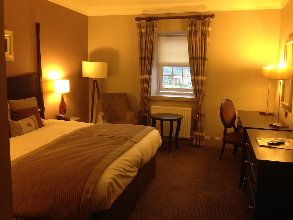 Dumfries Arms Hotel Къмнок Стая снимка